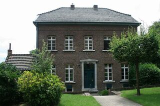 Kath. Pfarrhaus in Müntz